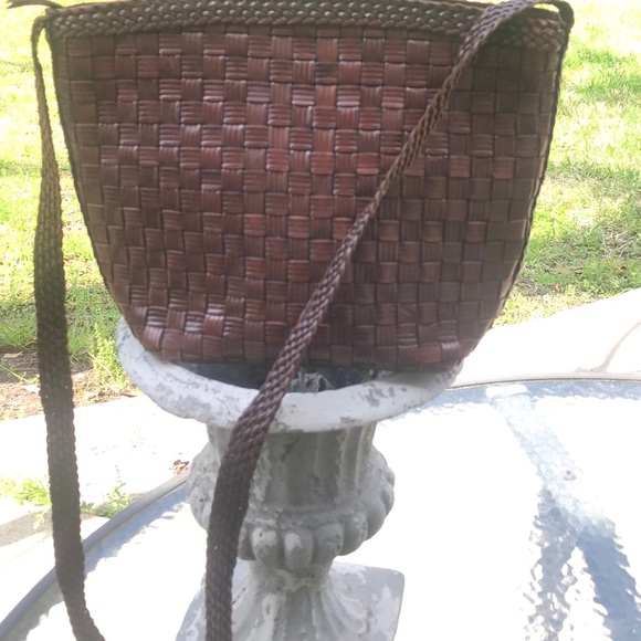LJS COLLECTION brown woven leather crossbody bag - Picture 12 of 13